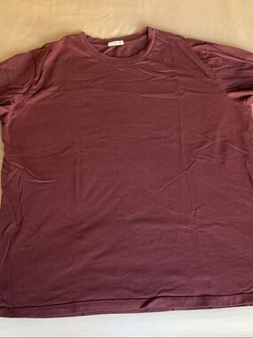 Flint and Tinder Classic Men's Crew Neck T-Shirt in Burgundy